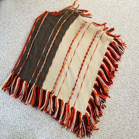 Hand Knit Heavy Wool Fringed Cape Poncho Boho - Picture 9 of 14